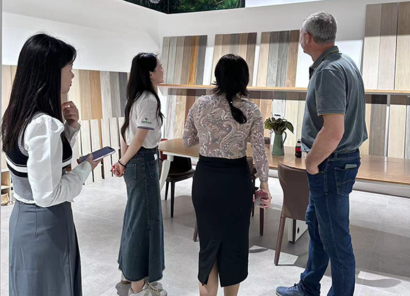 Российские клиенты посещают керамику Wi -Fi