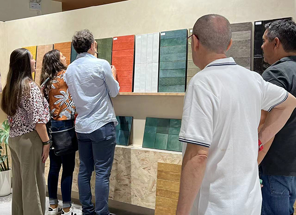 Клиенты Columbia посещают Wi -Fi Ceramics1