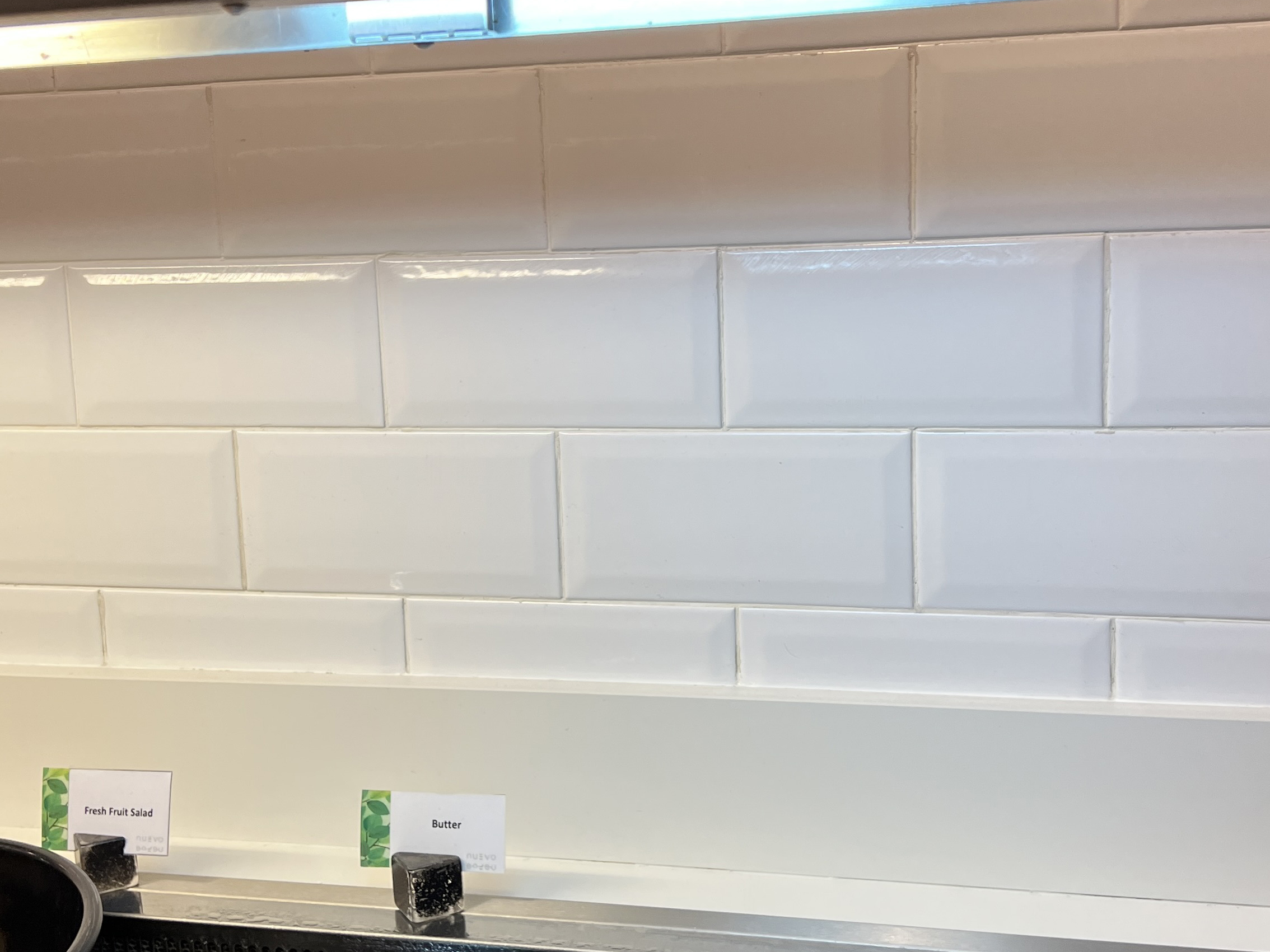 белая плитка из метро Backsplash
